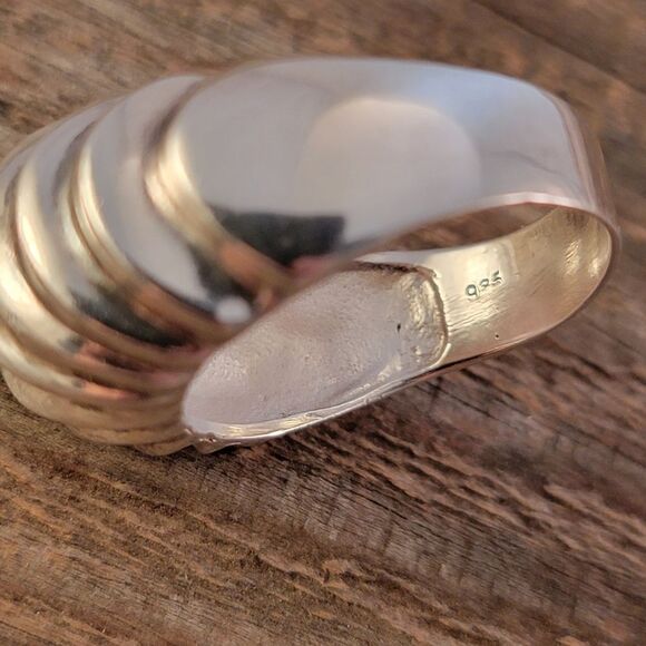 Sterling Ribbed Contemporary Dome Statement Ring - Picture 6 of 9